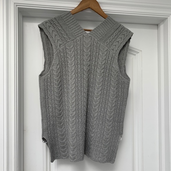 NWT Re/Used Grey Sleeveless Knit - size S but really M/L - Picture 7 of 8